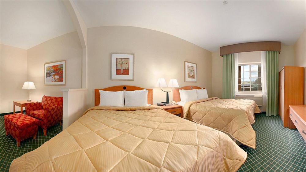 Comfort Inn & Suites Oakland Airport Экстерьер фото