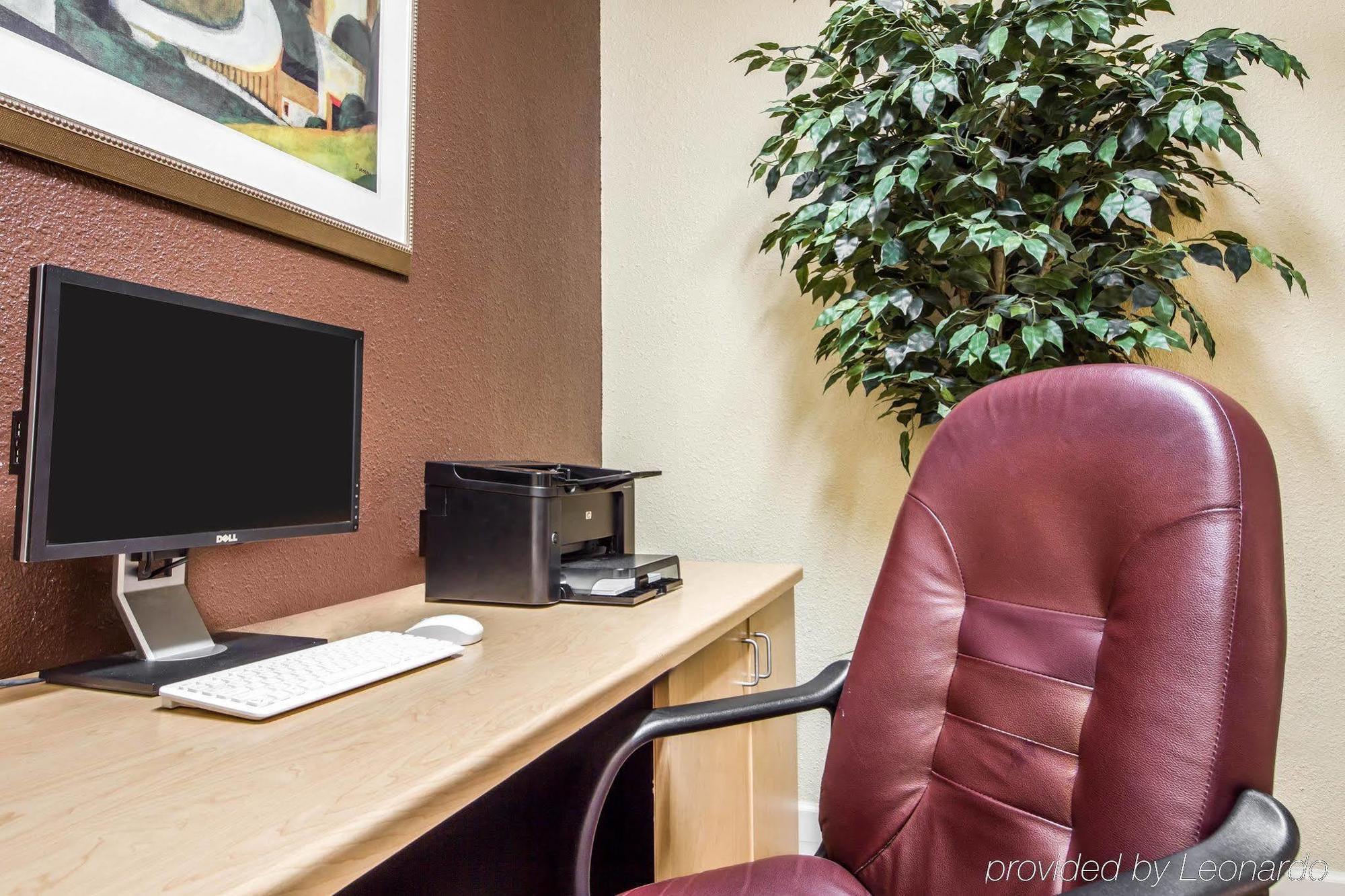 Comfort Inn & Suites Oakland Airport Экстерьер фото