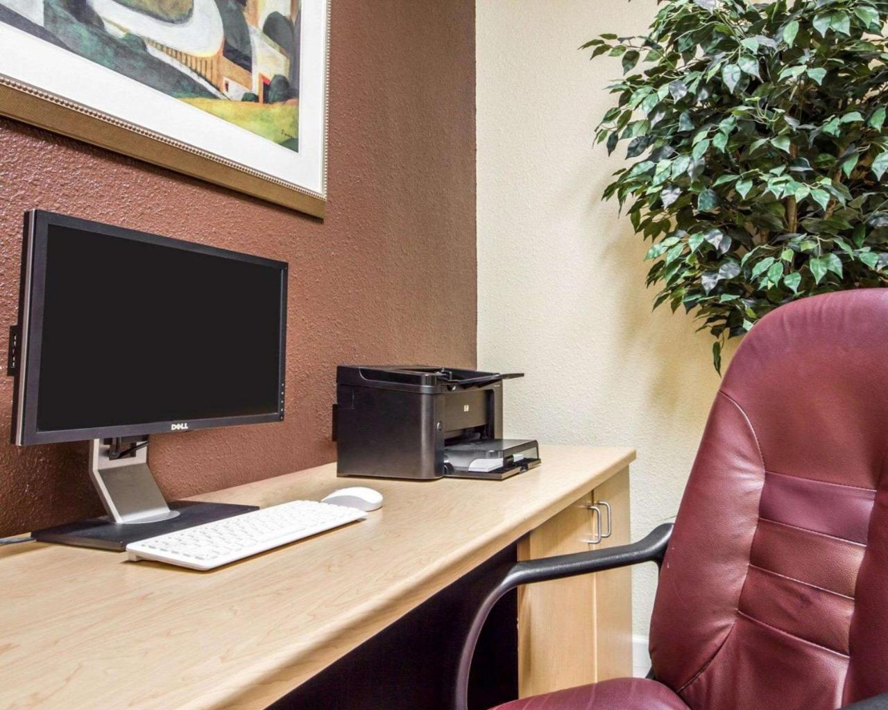 Comfort Inn & Suites Oakland Airport Экстерьер фото